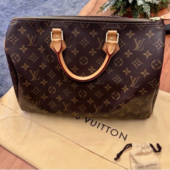 Louis Vuitton Speedy 35 Monogram Canvas Like New - Discontinued - Picture 5 of 15